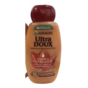 GARNIER Ultra Doux Shampoo, 250 ml  s ricinovým olejem a javorovou mízou pro velmi poškozené vlasy.